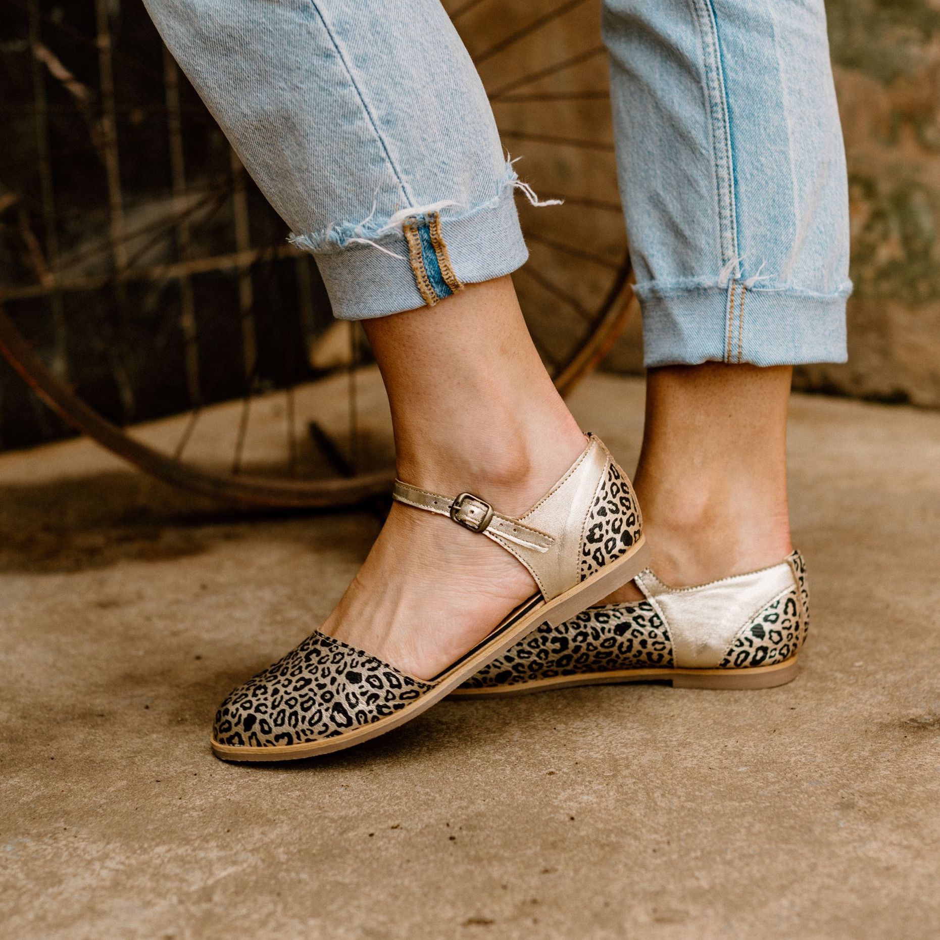 Amy Wild Black/Gold